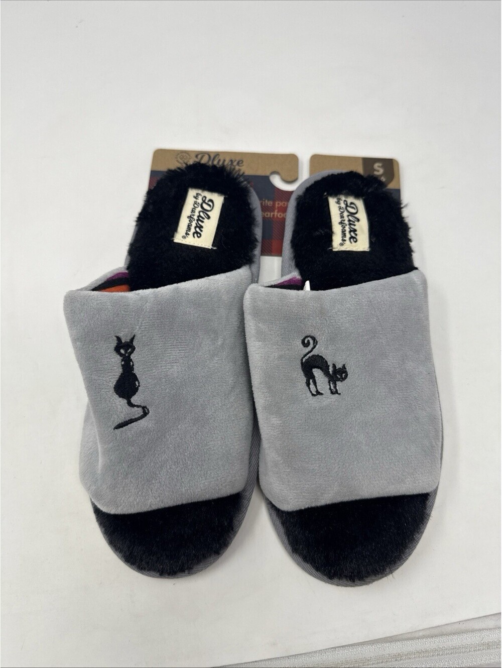Women's Dluxe Dearfoams Halloween Black Cat Slippers Memory Foam Gray S 5-6 NWT